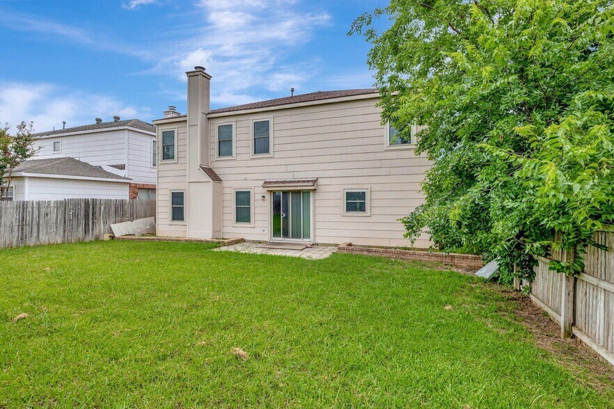 Building Photo - 201 Amber Ridge Dr