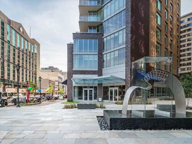 Building Photo - 4836 Rugby Ave