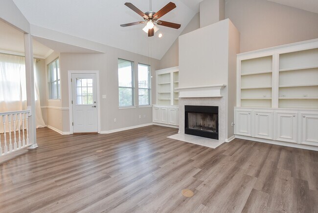 Building Photo - 11102 Waxwing St