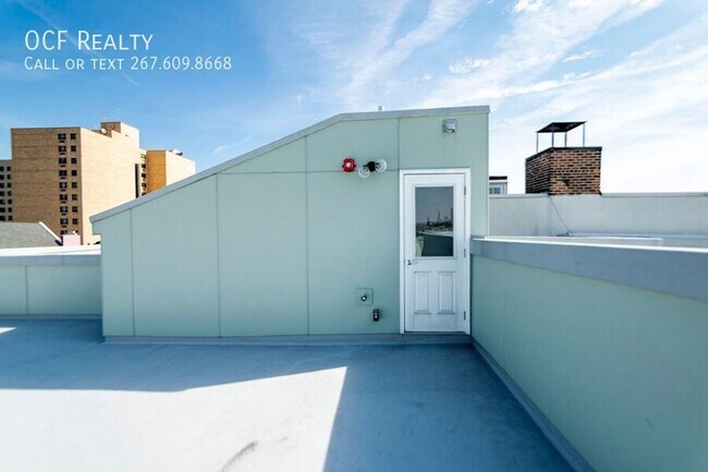 Building Photo - 1607 Catharine St