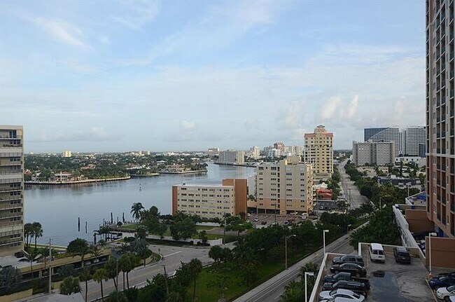 Building Photo - 101 S Fort Lauderdale Beach Blvd