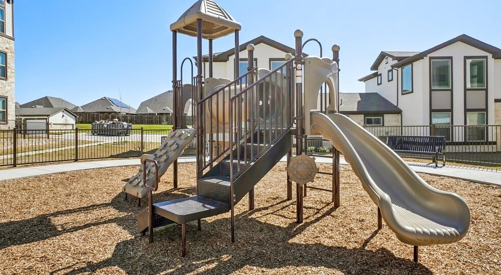 Building Photo - 2425 Central Expy