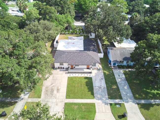 Building Photo - 580 73rd Ave N