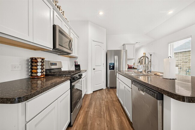 Building Photo - 5411 Wyndham Rdg Ln