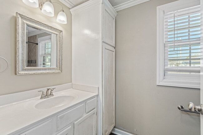 Building Photo - 2920 Byington Beaver Ridge Rd