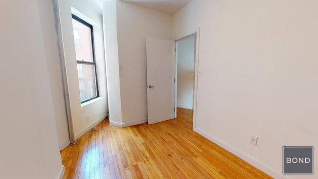 Building Photo - 312 E 91st St