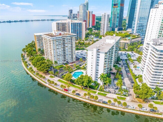 Building Photo - 1408 Brickell Bay Dr