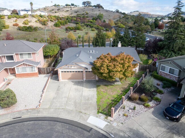 Building Photo - 100 Lippizan Dr