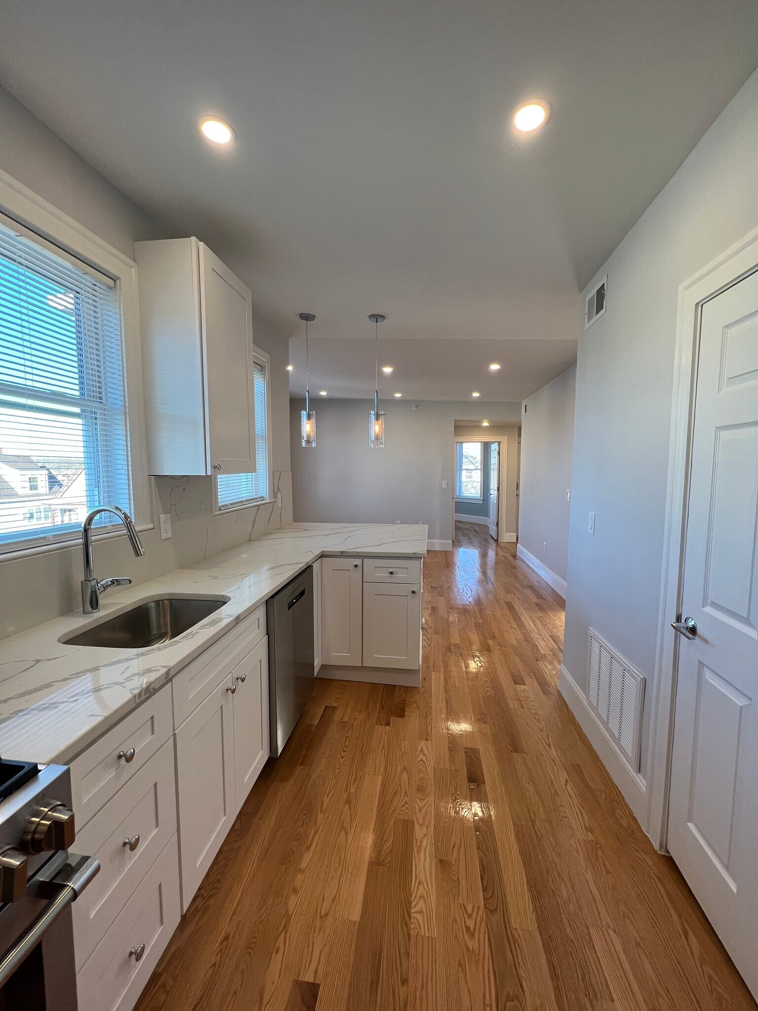 Building Photo - 73 Winchester St