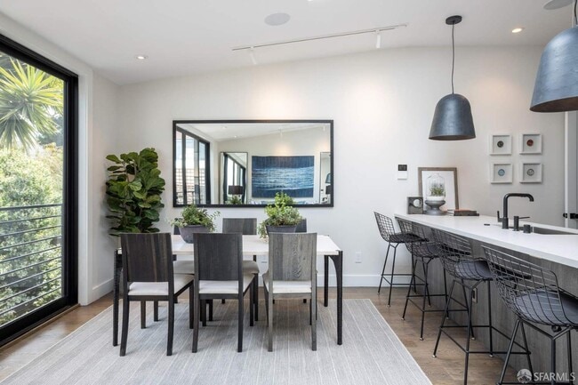 Building Photo - 903 Minnesota St