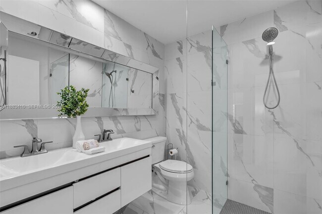 Building Photo - 465 NW 11th St