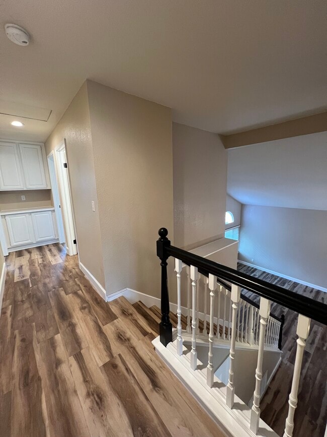 Building Photo - 827 Notre Dame Dr