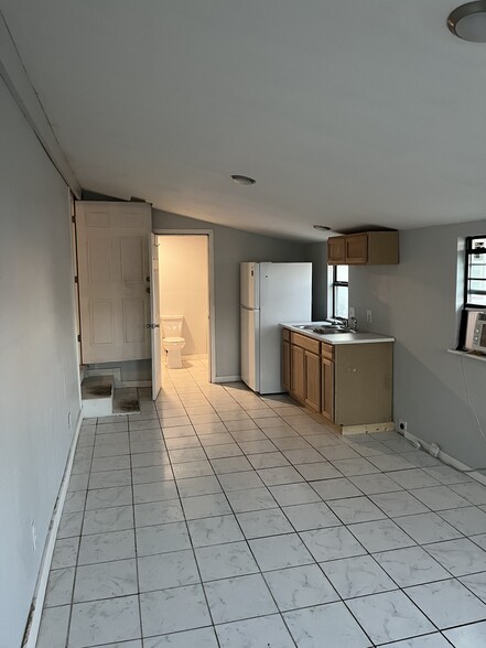 Building Photo - 915 S 8th St