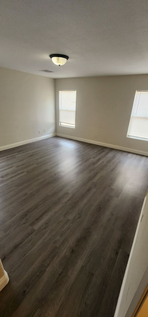 Building Photo - HOUSING CHOICE VOUCHER APPROVED! Spacious Henderson Home with Open Layout & Endless Backyard Pote...