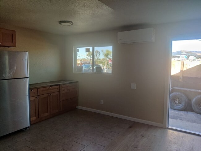 Building Photo - 5117 Naranja St