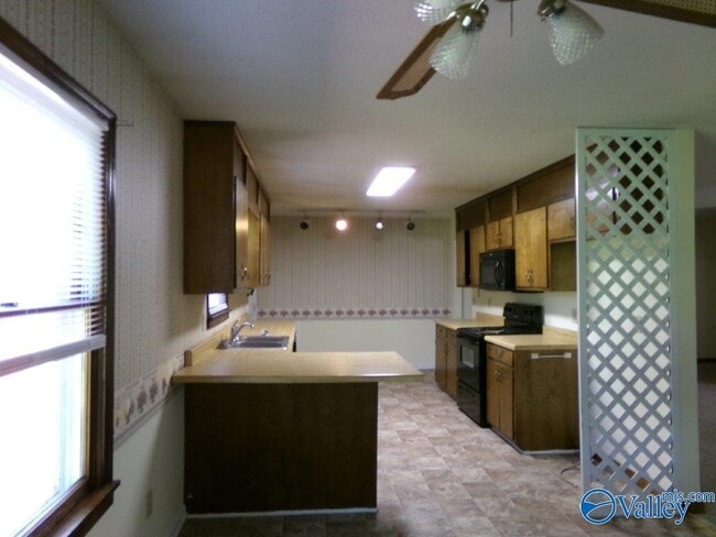 Building Photo - 151 Butch Cir