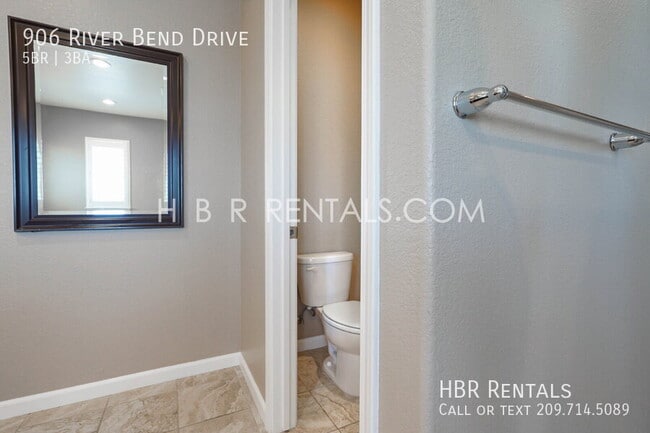 Building Photo - 906 River Bend Dr
