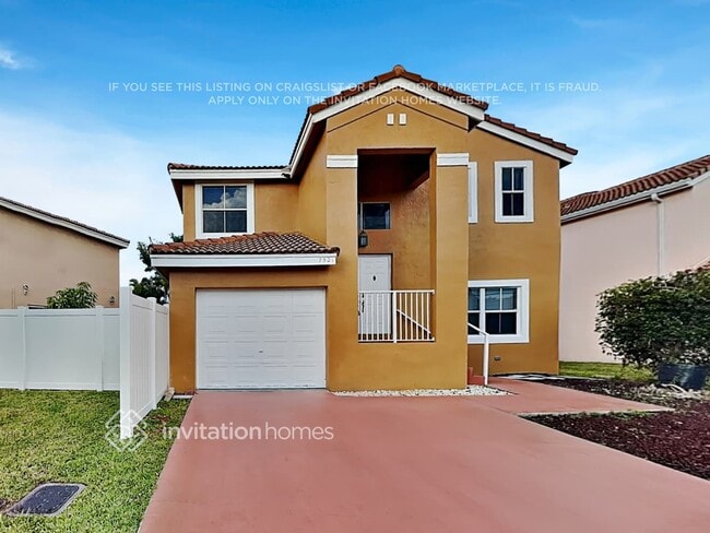 Building Photo - 7521 Santa Monica Dr