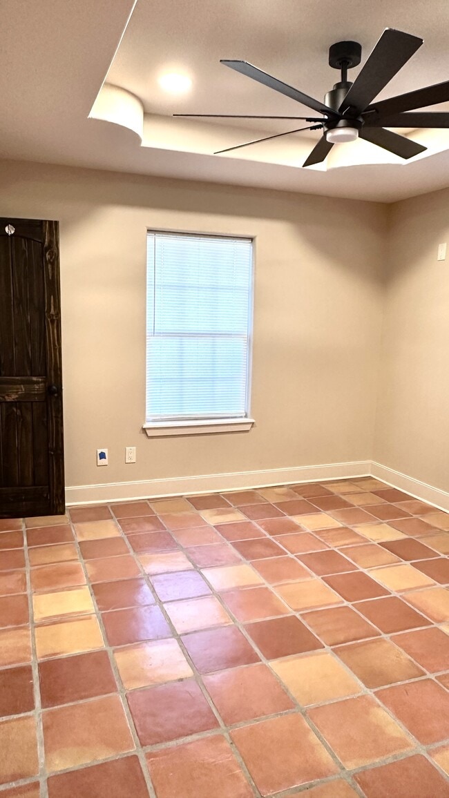 Building Photo - 13113 Hearn Rd