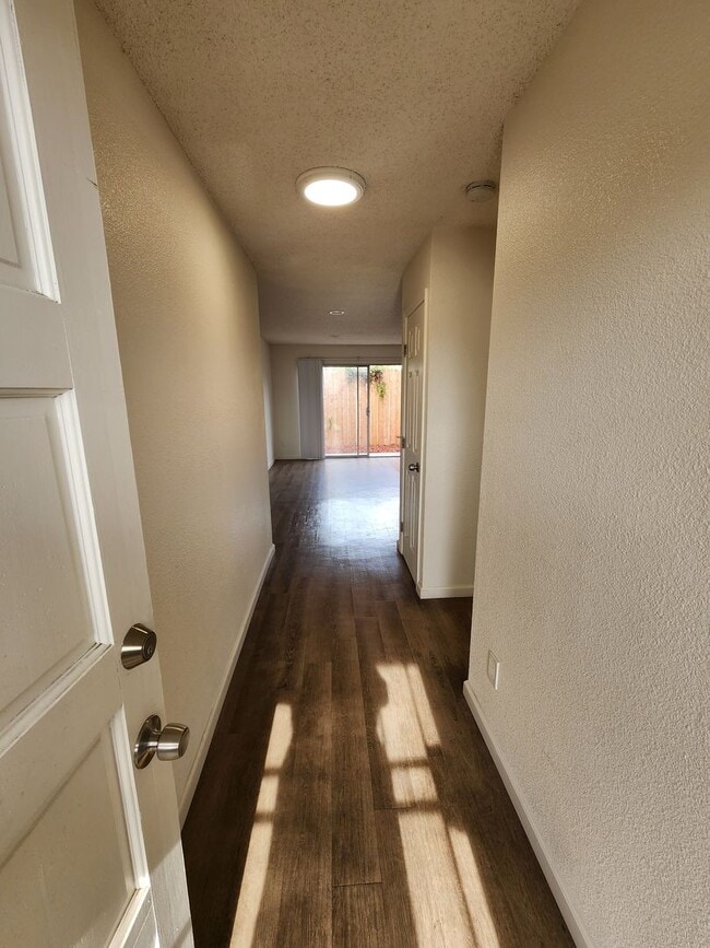 Building Photo - 1 bed, 1 bath