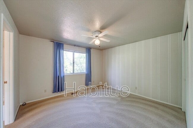 Building Photo - 2924 S Holden Ave