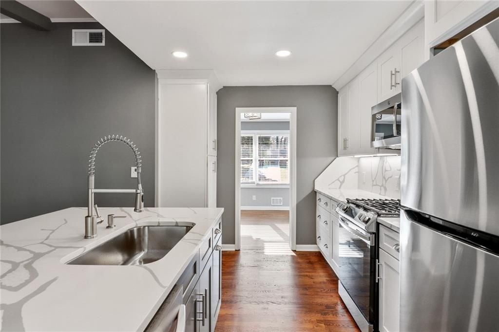 Building Photo - 2341 Rubart Dr