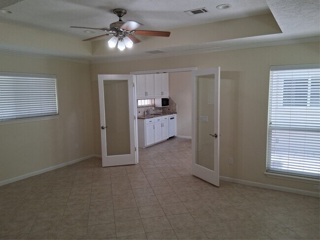 Building Photo - 17010 Poplar Hill St