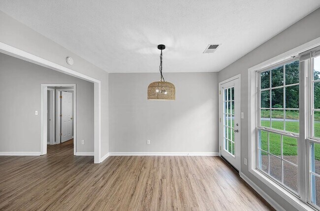 Building Photo - 7 Hartsfield Dr