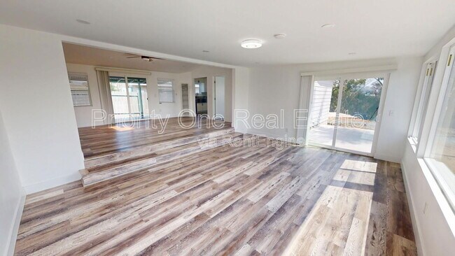 Building Photo - 3840 Alameda Way