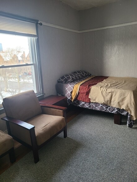 Building Photo - 2344 Prospect Ave E