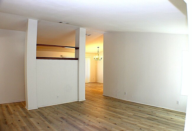 Building Photo - Newly Updated 4 bedroom home for Rent.