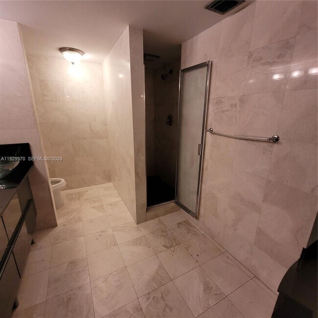 Building Photo - 1865 S Ocean Dr