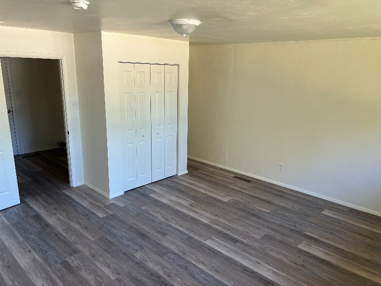 Building Photo - 1424 SW Caledon St