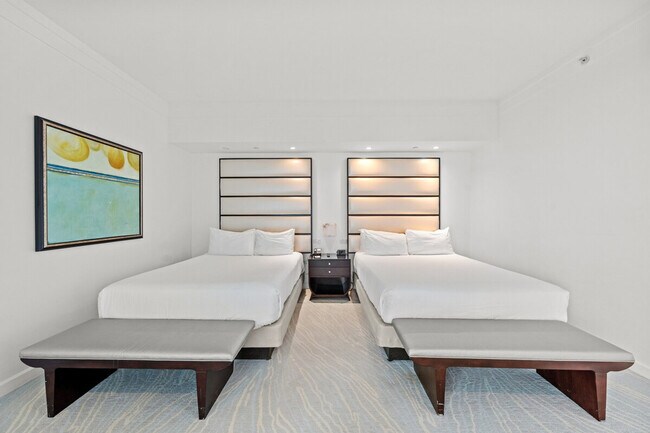 Building Photo - 4360 Collins Ave