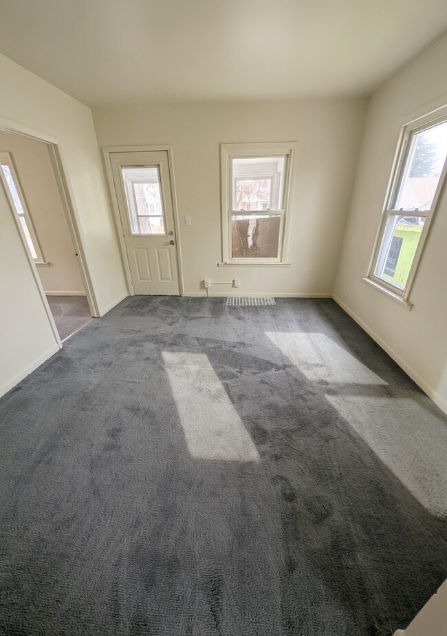 Building Photo - 4428 Pengelly Rd