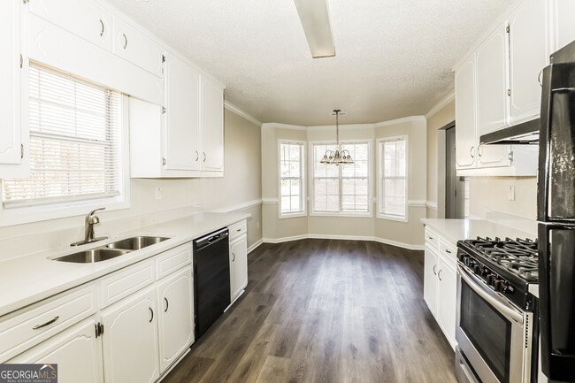 Building Photo - 1915 Portwest Way