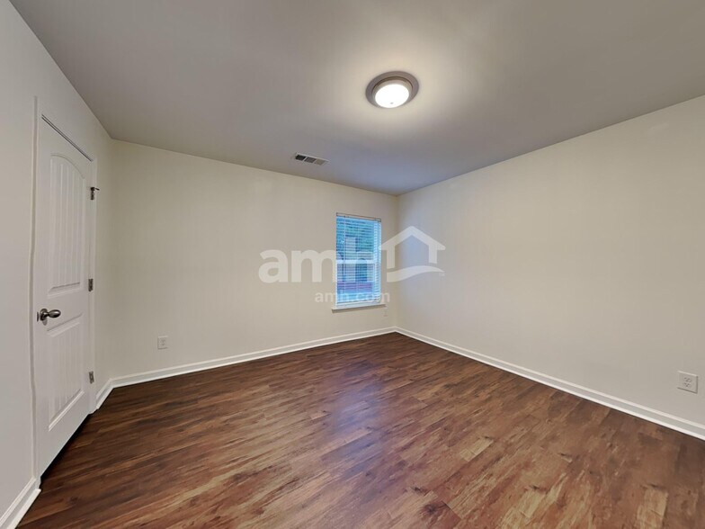 Building Photo - 515 S Fortune Way