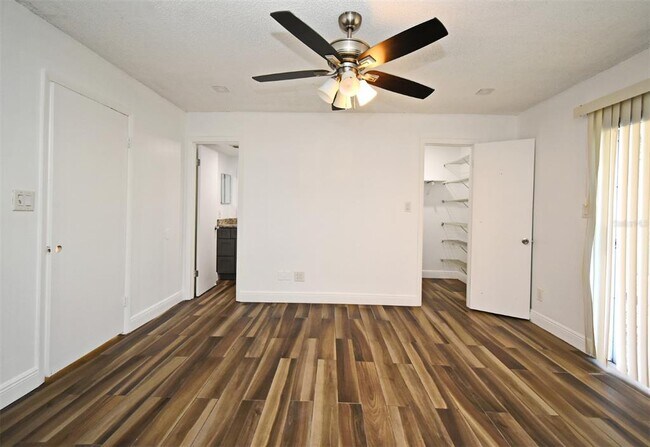 Building Photo - 3057 Aaron Burr Ave