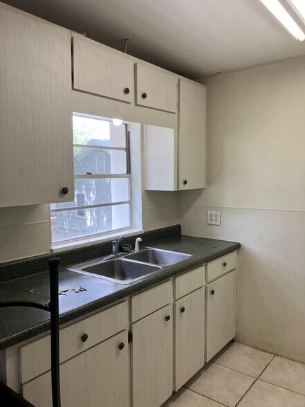 Building Photo - 115 5th St NE