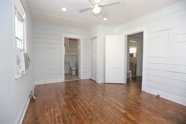 Building Photo - 1404 26th St