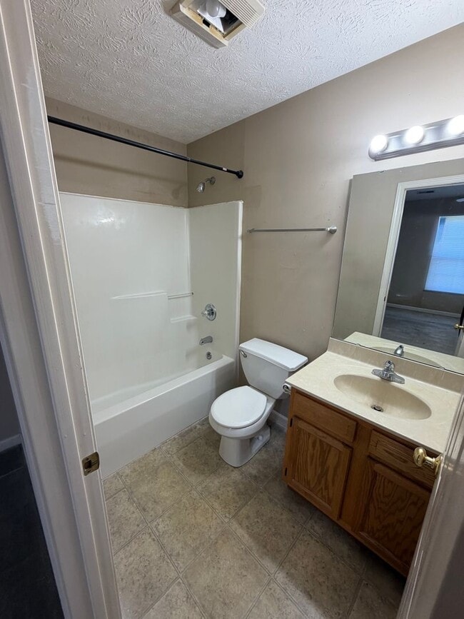Building Photo - 525 Plantation Way