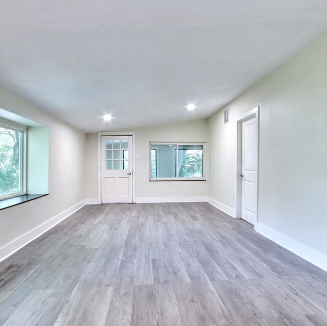 Building Photo - 5708 Flamingo Ct