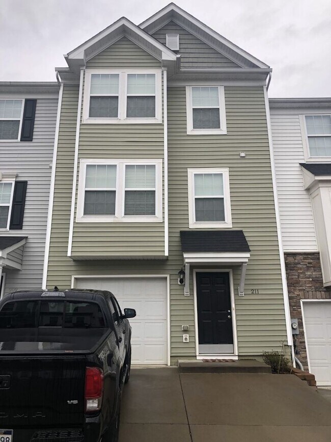 Primary Photo - 3 br, 2.5 bath House - 211 Summerfield Drive