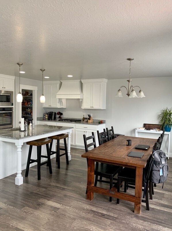 Building Photo - 4512 Breezy Meadow Dr