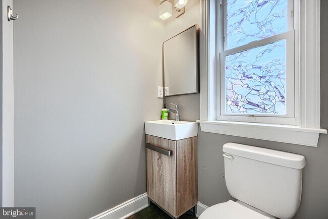 Building Photo - 115 N Belnord Ave