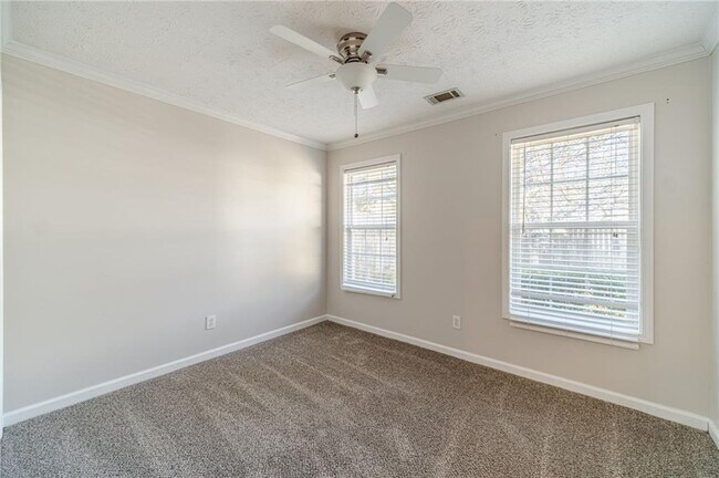 Building Photo - 231 Windermere Dr