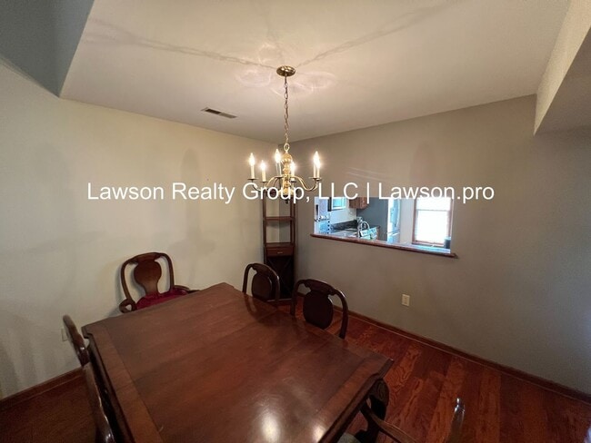 Building Photo - 2217 Jefferson St SW