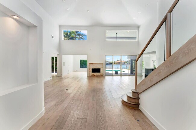 Building Photo - 1026 Seasage Dr
