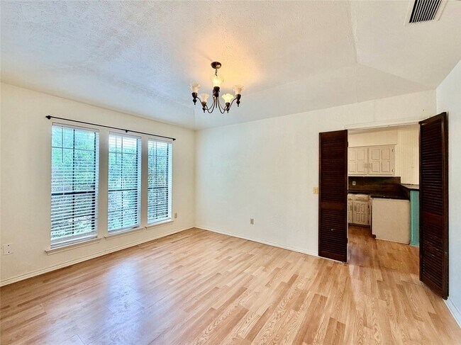 Building Photo - 1416 Sandy Creek Dr