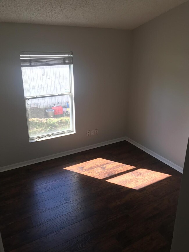 Building Photo - 12107 Bellsworth Way